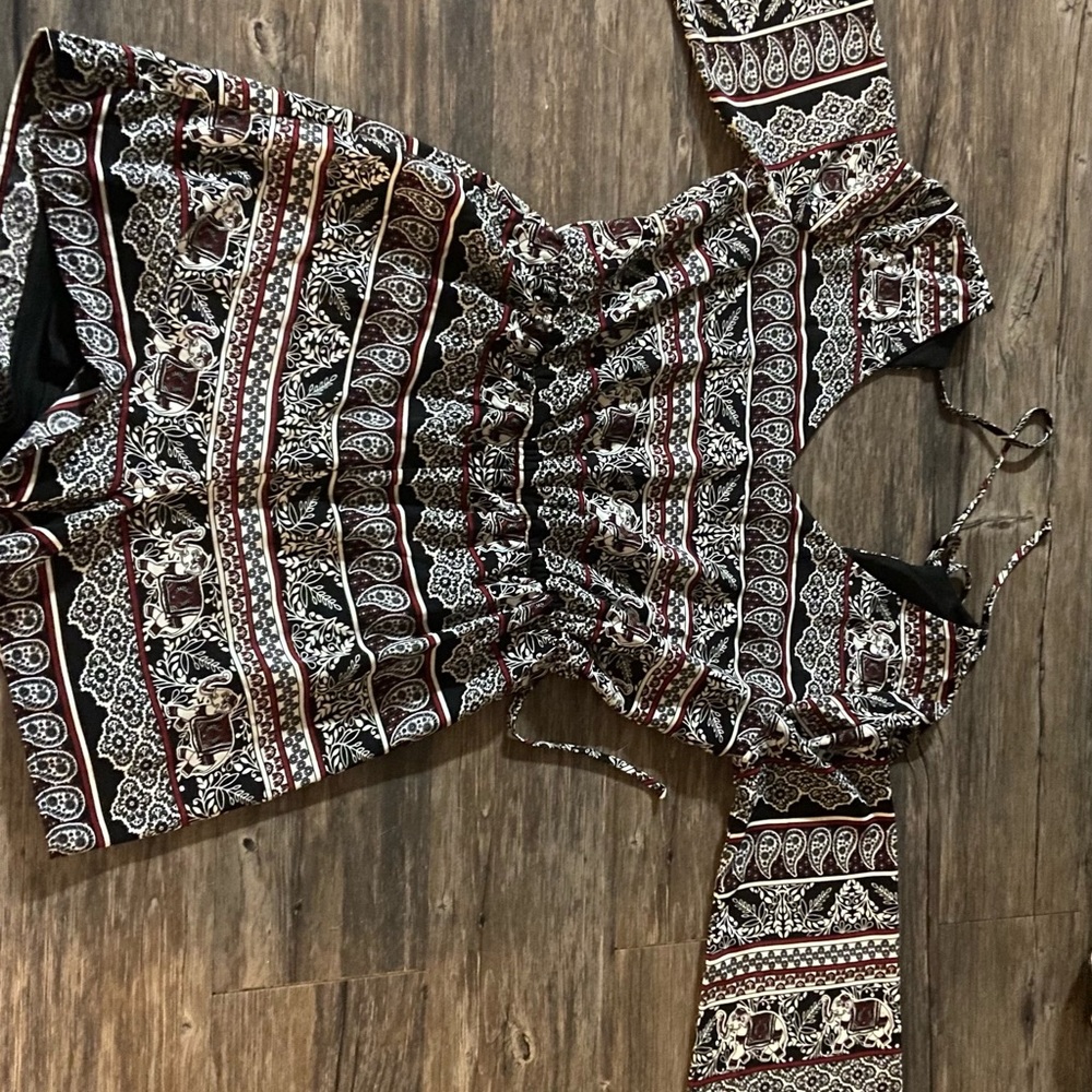 super cute romper, nothing wrong with it just too small